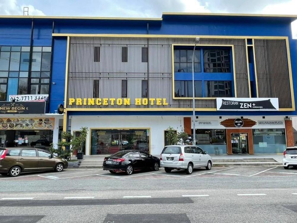 Hotel Zamburger Bukit Indah Johor Bahru Exterior foto